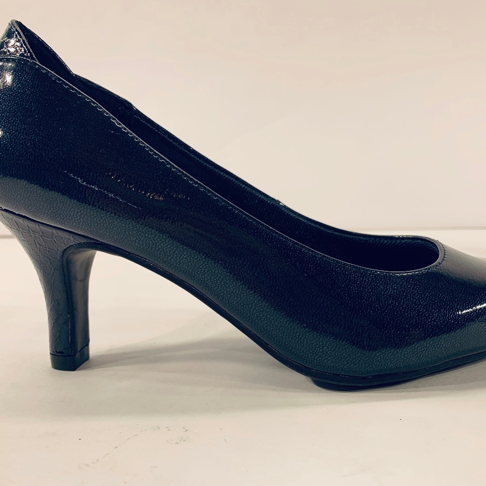 LIFESTRIDE  Womens Size 6